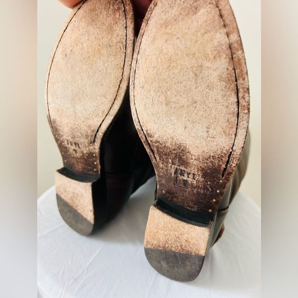 Frye Melissa Button Back Zip Boots Size 5 1/2 (5.5) - Picture 7 of 7
